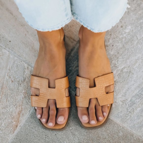 NEW Croc Embossed H Band Slide Sandals Camel Nude - Picture 9 of 14